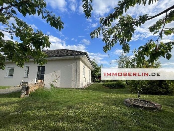 IMMOBERLIN.DE - Maravilloso bungalow con gran jardín soleado en una ubicación rural de bienestar – Photo 1