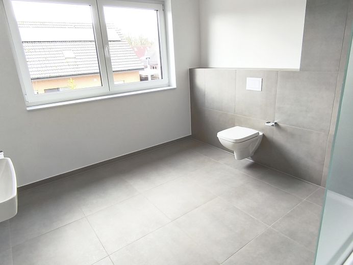 Moderne Neubau-Doppelhaushälfte – Foto 11