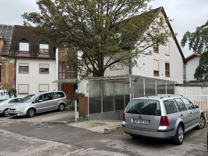 Bellissimo appartamento con terrazza e 3 locali in posizione centrale – ideale per coppie e famiglie – Einfahrt Tiefgarage