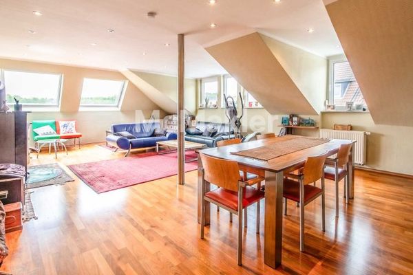 Über den Dächern Stuttgarts – Altbau-Maisonette mit Aufzug, TG-Stellplatz & Weitblick