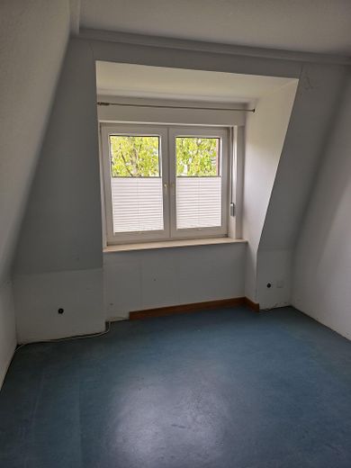 Rara opportunità nel Kreuzviertel: appartamento su due livelli, ca. 145 m², 4 locali, balcone – senza provvigione – 3. OG_'Kind' (1)