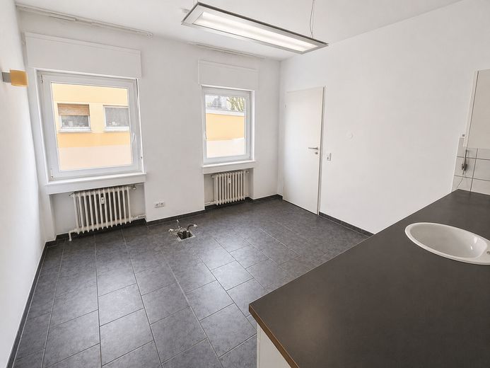 Gewerbeeinheit 112qm mit Garage im Bonner Zentrum - erste Rheinlage – (Behandlungs-)zimmer 3