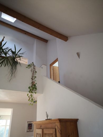 Sonnige Aussichtslage – Treppe zum OG