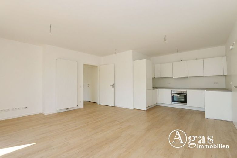 Schöne 3-Zimmer-Wohnung mit Balkon in Schönefeld – hochwertige Einbauküche