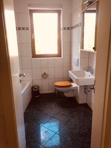 KENTSEL KONFORLU MİMARİ 127 qm, S-Bahn ve Main yakınında, sakin ve engelsiz – Vollbad mit Extra Dusche