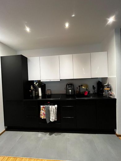 Modern 2-room apartment with underground parking space – Küche
