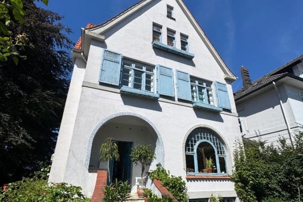 Splendida villa in stile Liberty in posizione privilegiata a Eutin in vendita