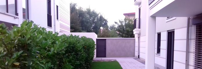 Appartamento con giardino di 3,5 locali, pari al nuovo e libero, ad Altmühldorf con vista sulla valle dell’Inn!