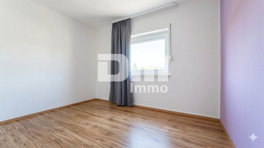 (R)eserveerd! Compact rijtjeshuis op een prominente locatie met tuin – OG Schlafzimmer 1 / Gäste / Kind / Büro / Ankleide