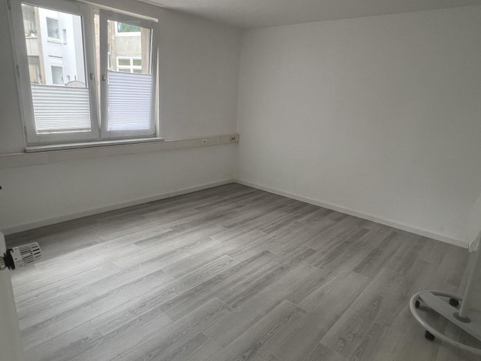 Seelze Zentrum, 2 bina, 4 bağımsız bölüm, birçok olanak – Gewerbe
