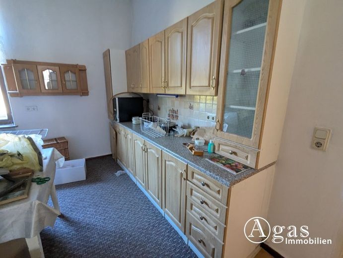 Schmuckstück im Dornröschenschlaf: Einfamilienhaus mit Einliegerwohnung + Nebengelass in Biesenthal – Küche Erdgeschoss