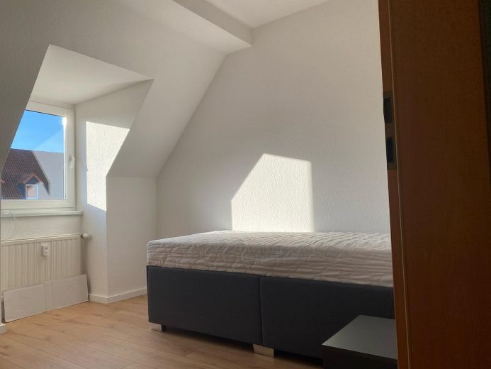 Renovierte Dachgeschosswohnung in ruhiger Lage – Foto 7