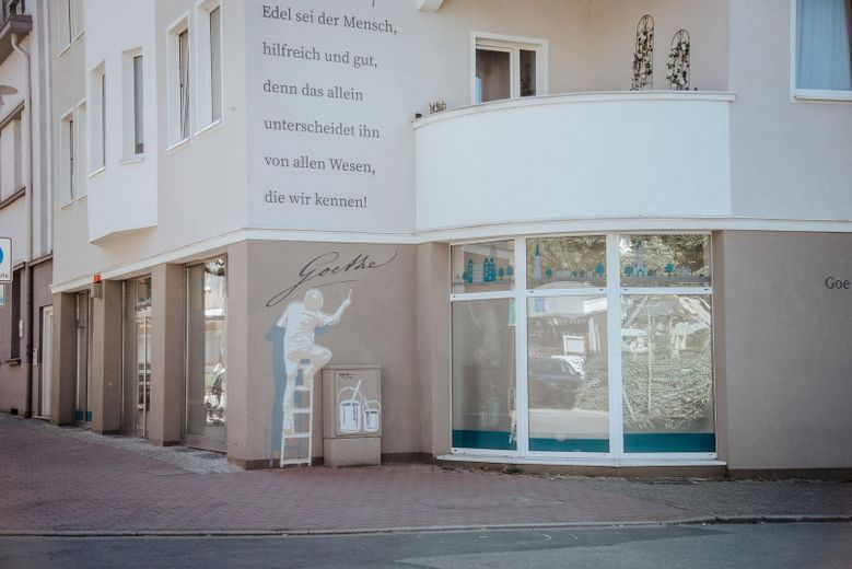 Eckansicht mit Fassade