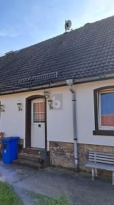 IN RUHIGER, GRÜNER LAGE – 1694626966_b4d98b.jpg