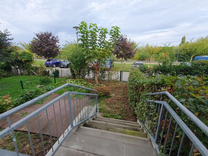 Gerenoveerd EN direct beschikbaar: tuinappartement m. eigen ingang, vloerverwarming, meer- en stationsnabijheid – Garten
