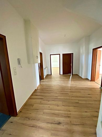 Courtagefrei: – Diele