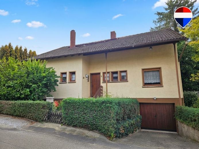 Einfamilienhaus mit 6 Zimmern, Garten und Garage in Heidenrod – Foto 1