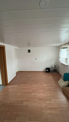 Großzügige teilmöblierte 4-Zimmerwohnung mit Balkon & EBK – Essbereich