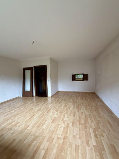 Casa a schiera di testa tranquilla e centrale a Norderstedt vicino ad Amburgo – Wohnzimmer