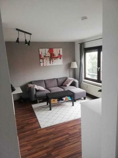 MANNHEIM: Gepflegte1,5-Zimmer-Eigentumswohnung im 4. OG mit Aufzug und Stellplatz – 2-Wohnzimmer