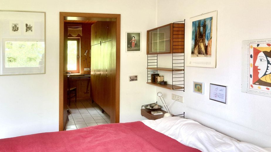 Freistehendes Wohnhaus mit großzügigem Grundstück - provisionsfrei direkt vom Eigentümer – OG: Schlafzimmer + Büro