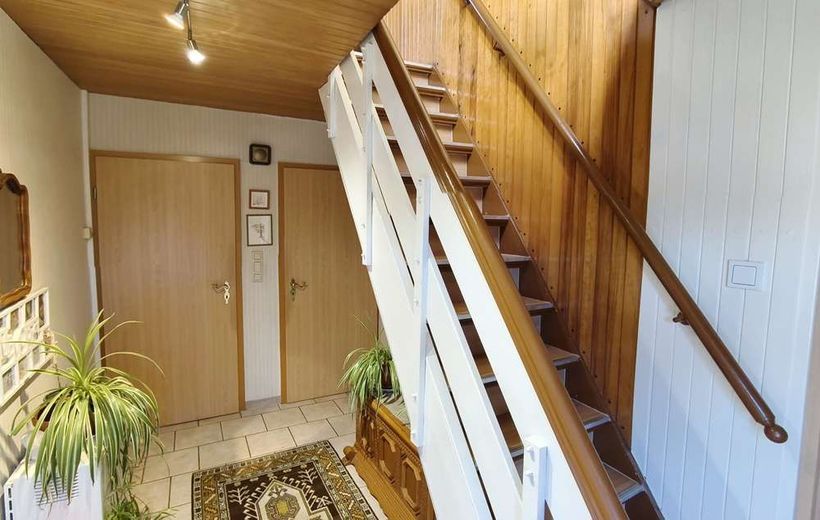 Uetze - Dollbergen - Handwerkertraum - Grosses Wohnhaus zum Sanieren – EG - Diele