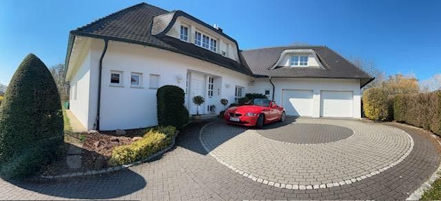 Vorderansicht Eingang Garagen