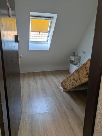 Attraktives, vollmöbliertes Apartment in Kaiserslautern-Hohenecken zu vermieten – Entree