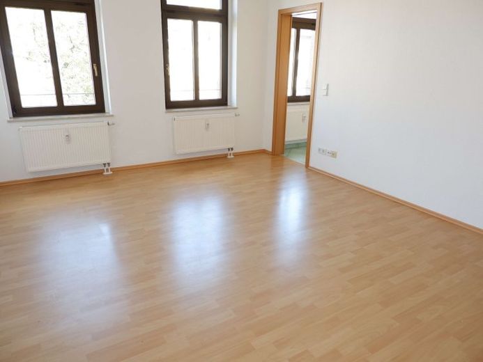 EBk inklusive / großes Wohnzi. / im 3 OG frei ab 1.10.26 – Foto 1