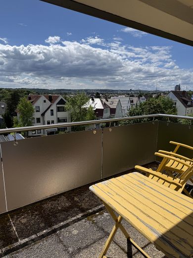 Oficina luminosa e independiente con parquet bien cuidado en las inmediaciones directas de la U3 – 3_Balkon