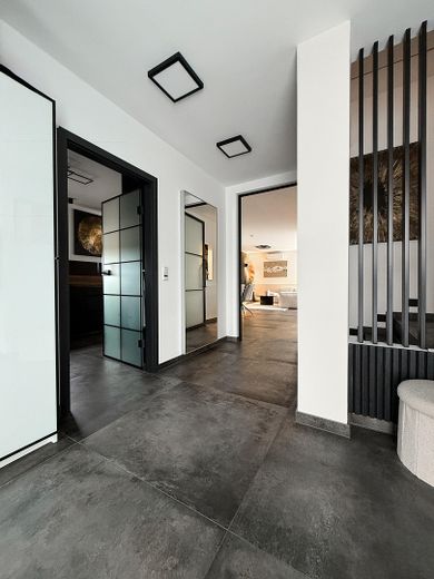 Modernisiertes Reihenendhaus in unverbaubarer Feldrandlage – provisionsfrei – Flur / Eingangsbereich