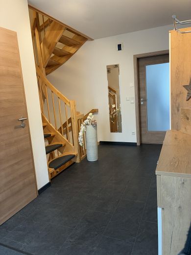 Modernes Einfamilienhaus mit Pool und Keller mit separatem Zugang – फोटो 11