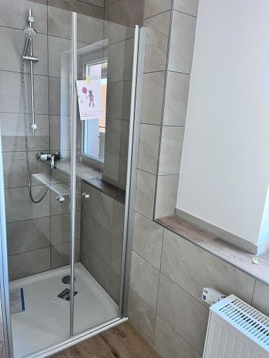 Bright 3-room apartment for sale – Dusche