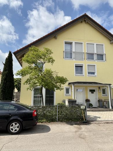 Reiheneckhaus in Lohhof mit Garten – Quattrohaus Alleestr. 2b