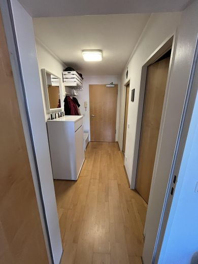 Amplio apartamento de 2 habitaciones en Colonia-Ehrenfeld – Flur