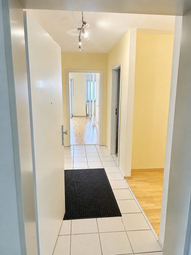 Inmueble comercial cercano al ayuntamiento en el centro de Velbert – Eingangsbereich