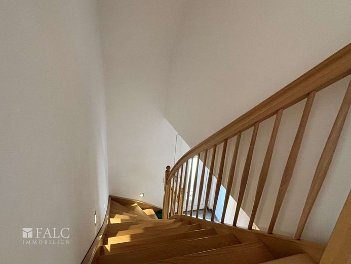 Komfortabel und Modern - ein Zuhause für die Zukunft! – Treppenhaus