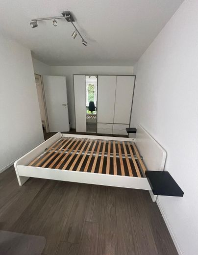 Muy bonito piso de 2 habitaciones con vistas al parque urbano de Aquisgrán, incl. muebles y cocina amueblada – Schlafzimmer 2