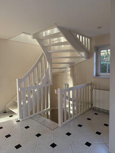 Flur mit Treppenauf-/abgang