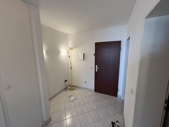 Traumhafte 3-Zimmer-Wohnung mit 2 Balkonen – Flur
