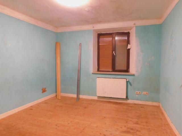 Mehring a.d. Mosel - Handwerker aufgepasst - zentral gelegenes Doppelhaus/Reiheneckhaus mit Ausbaupotential – SB17 Schlafzimmer 1 OG