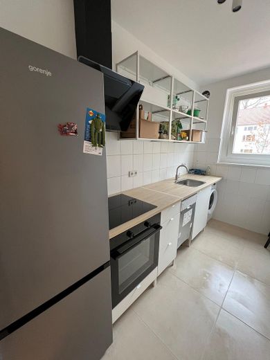 WG-Zimmer FREI - keine komplette Wohnung - frisch renoviert!! Nähe Altstadt & S-Bahn Spandau – Foto 1