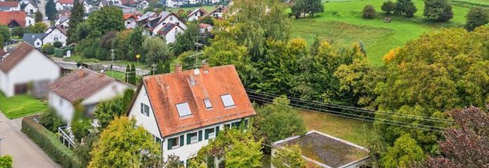 Wo Geschichte ruht – Haus von ca. 1881 mit großzügigem Grundstück in Illerrieden