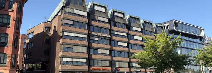 Office with Elbe view at Hamburg Fish Market – 100 m² in a prestigious location – Bürohaus Großen Elbstraße 42