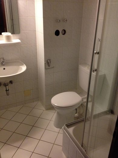 64 m2 Maisonette mit Blick über Bad Kreuznach zu verkaufen – Dusche mit Toilette