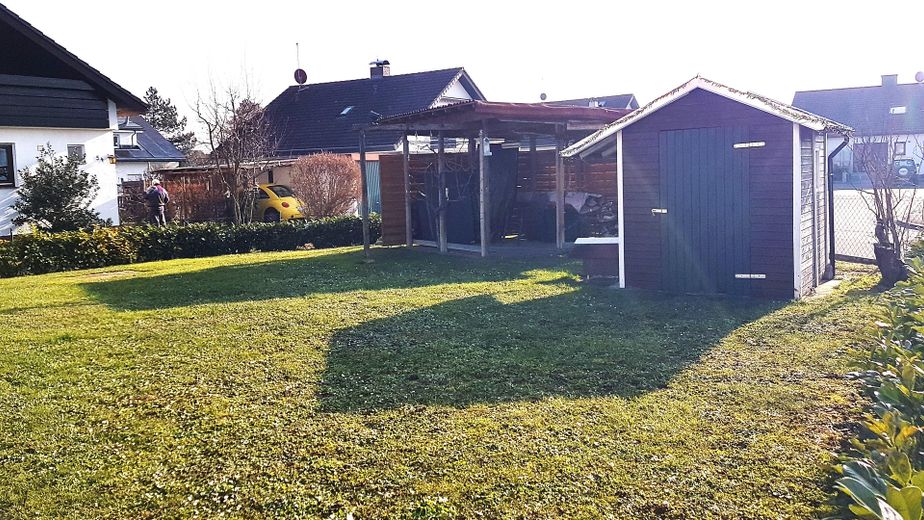 Rasen, Pergola, Gartenhaus