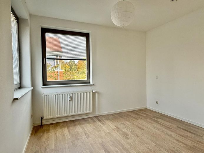 Zmodernizowany dom bliźniaczy przy obszarze chronionego krajobrazu / bez prowizji – OG Flur (+ehemals Kind2)