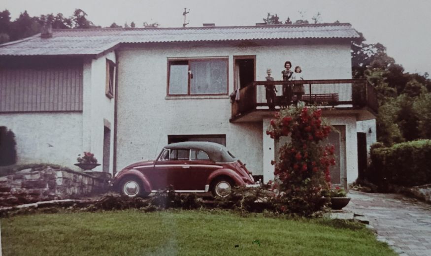 Wohnhaus mit Gartenhaus und Panoramaaussicht in Gernsbach – Hausansicht