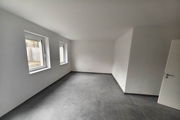3-Zimmer-Wohnung mit sonniger Terrasse und Aufzug in grüner Lage – nahe Tesla ( Bj. 2024) FUBOHZ.