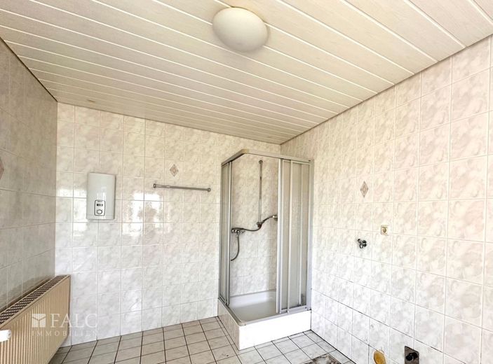 Preiswertes Familienhaus plus Baugrundstück! – Badezimmer